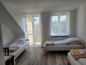 Studia Fredry 8, Piastów